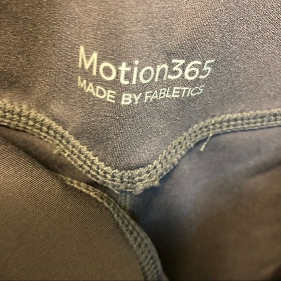 FABLETICS Sz M Motion 365 Grey Leggings Tights w/ Mesh - Picture 8 of 8